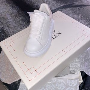 - Alexander McQueen white/pink Size 29 US 9 toddler
